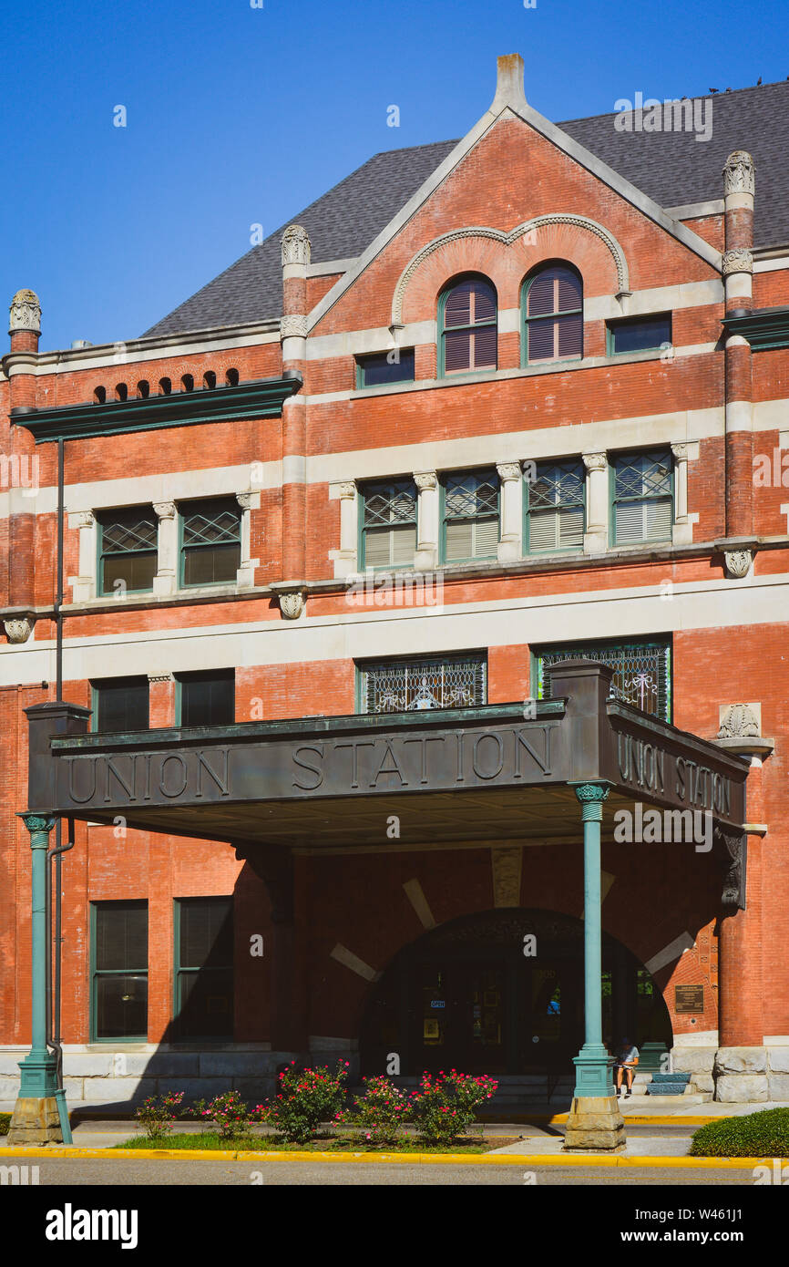 The Montgomery, AL, Union Station building, with Romanesque Revival elements,  built in 1898,  was retired yet renovated for commercial tenants and ho Stock Photo