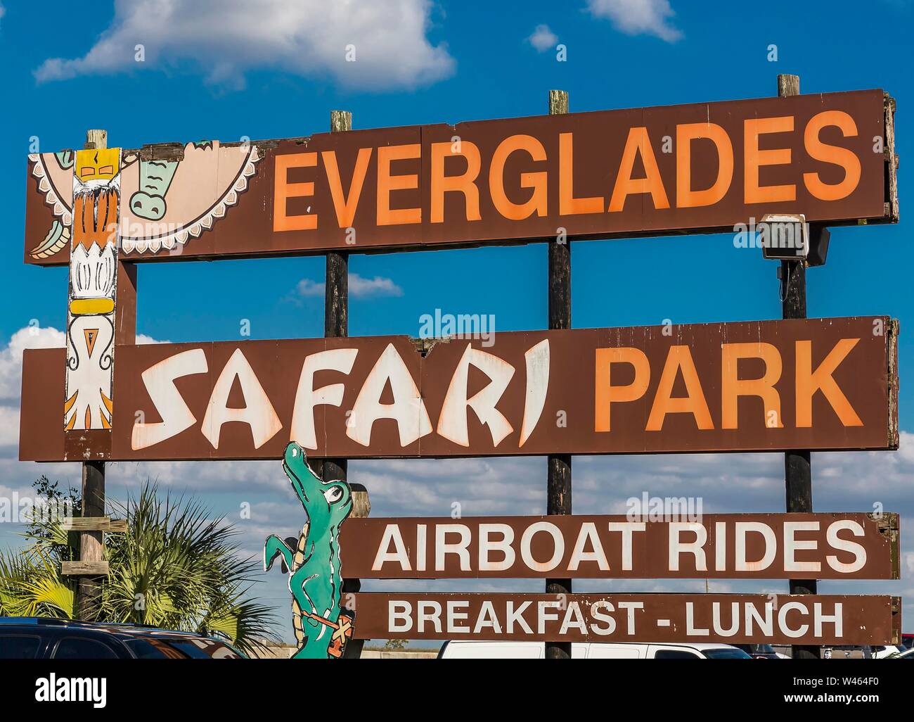 Sign Everglades Safari Park, Airboat Rides, Propeller Boat Tours