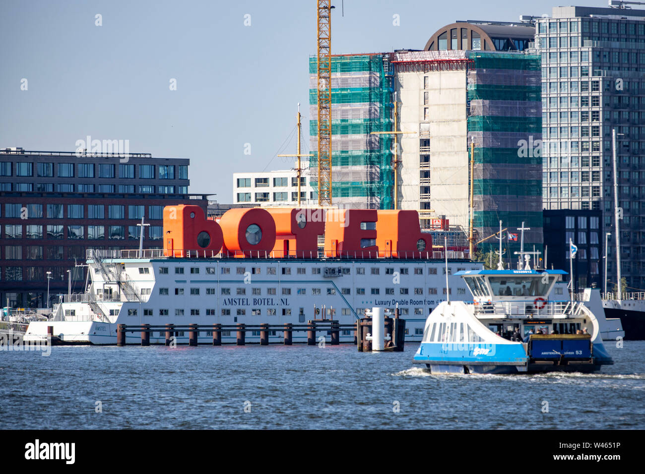 Hotel and bicycle amsterdam hi-res stock photography and images - Alamy