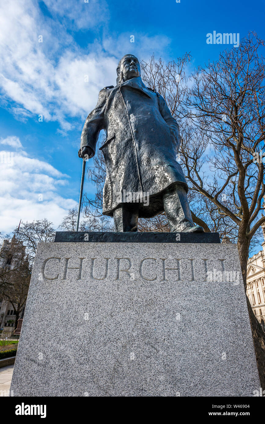 statue of winston churchill outside houses of parliament,westminster,london,england,uk Stock Photo