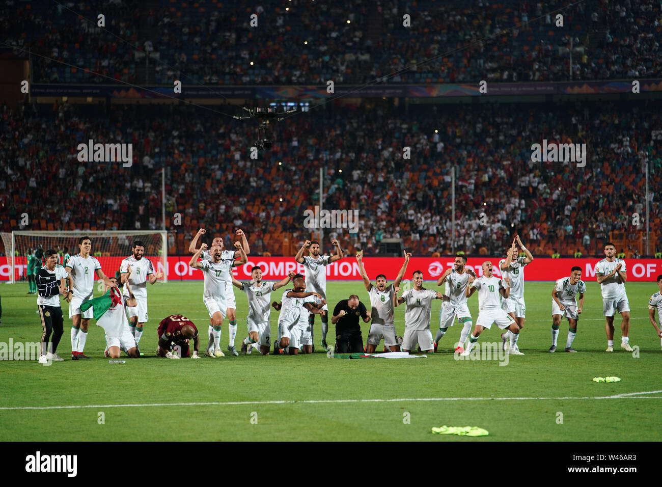 Cairo, Algeria, Egypt. 19th July, 2019. FRANCE OUT July 19, 2019: Algerian Team celebrating winning after the Final of 2019 African Cup of Nations match between Algeria and Senegal at the Cairo International Stadium in Cairo, Egypt. Ulrik Pedersen/CSM/Alamy Live News Stock Photo