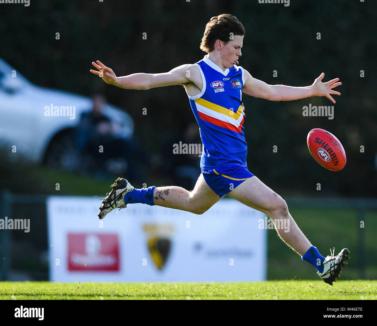 Box Hill City Oval, Melbourne, Australia. 20th July 2019. Australian Rules Football Under 18s Championships, Eastern Rangers versus Oakleigh Chargers; Kieren Hubber of the Eastern Ranges kicks the ball Credit: Action Plus Sports Images/Alamy Live News Stock Photo