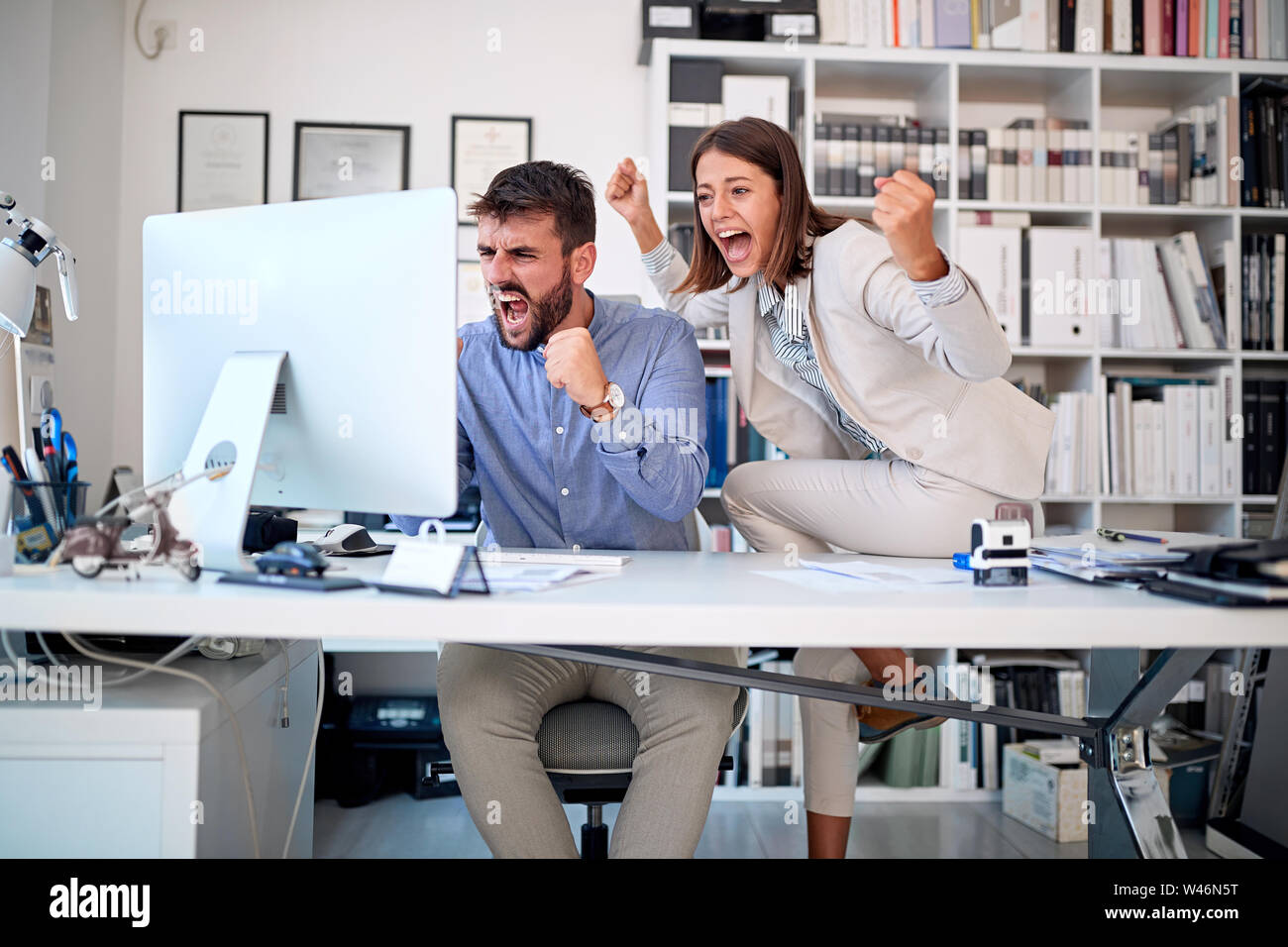 Happy business people team hi-res stock photography and images - Alamy