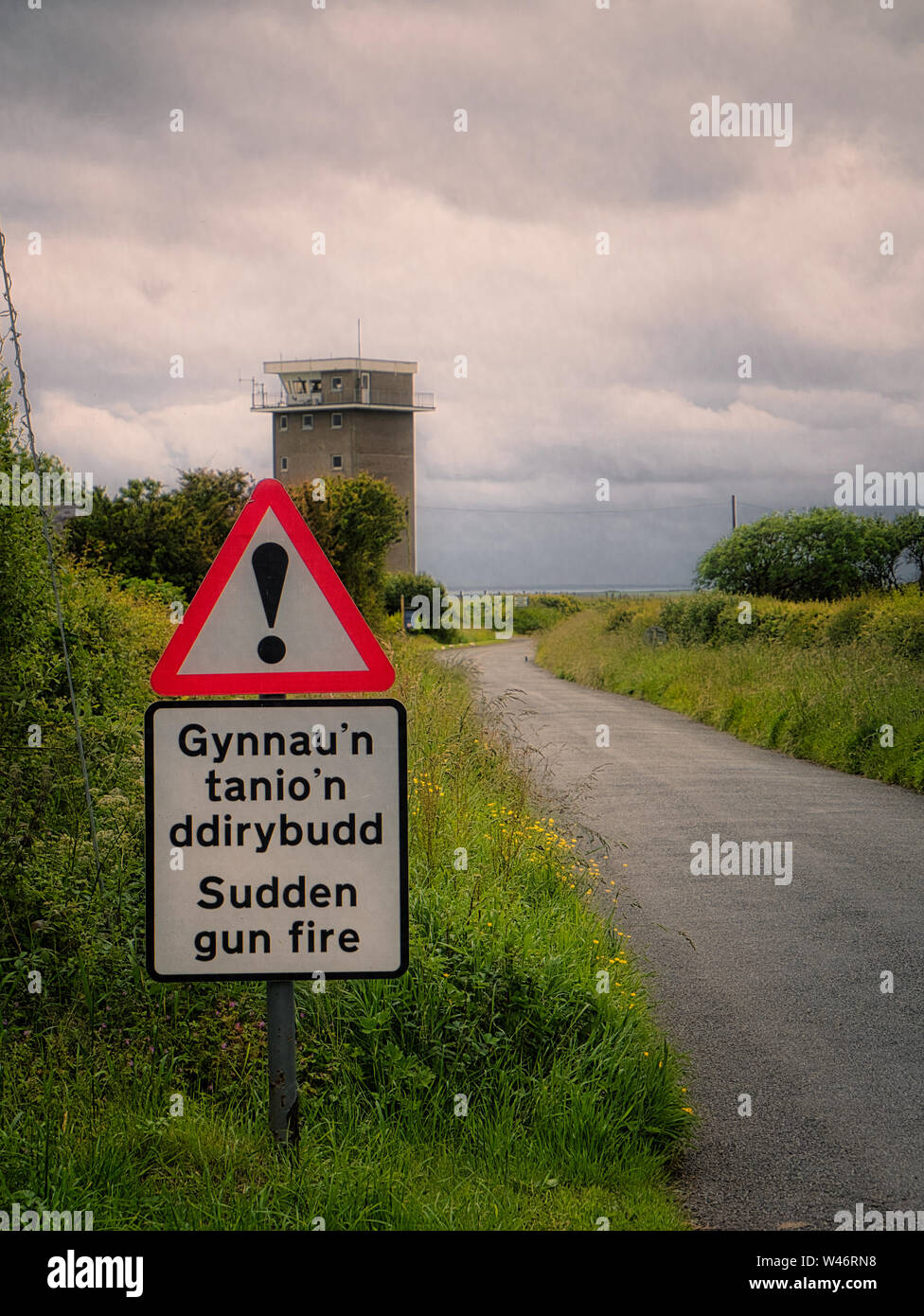 An unusual road sign near the Castlemartin Training Area firing ranges in Pembrokeshire, Wales Stock Photo