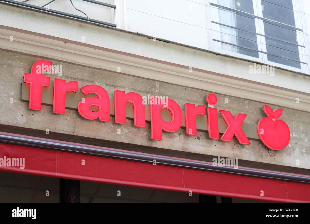 Franprix supermarket Paris France Stock Photo Alamy