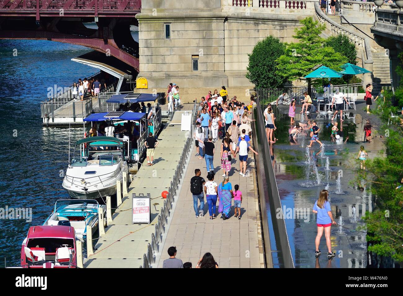 Chicago, Illinois, USA. The Chicago Riverwalk, a water level walkway