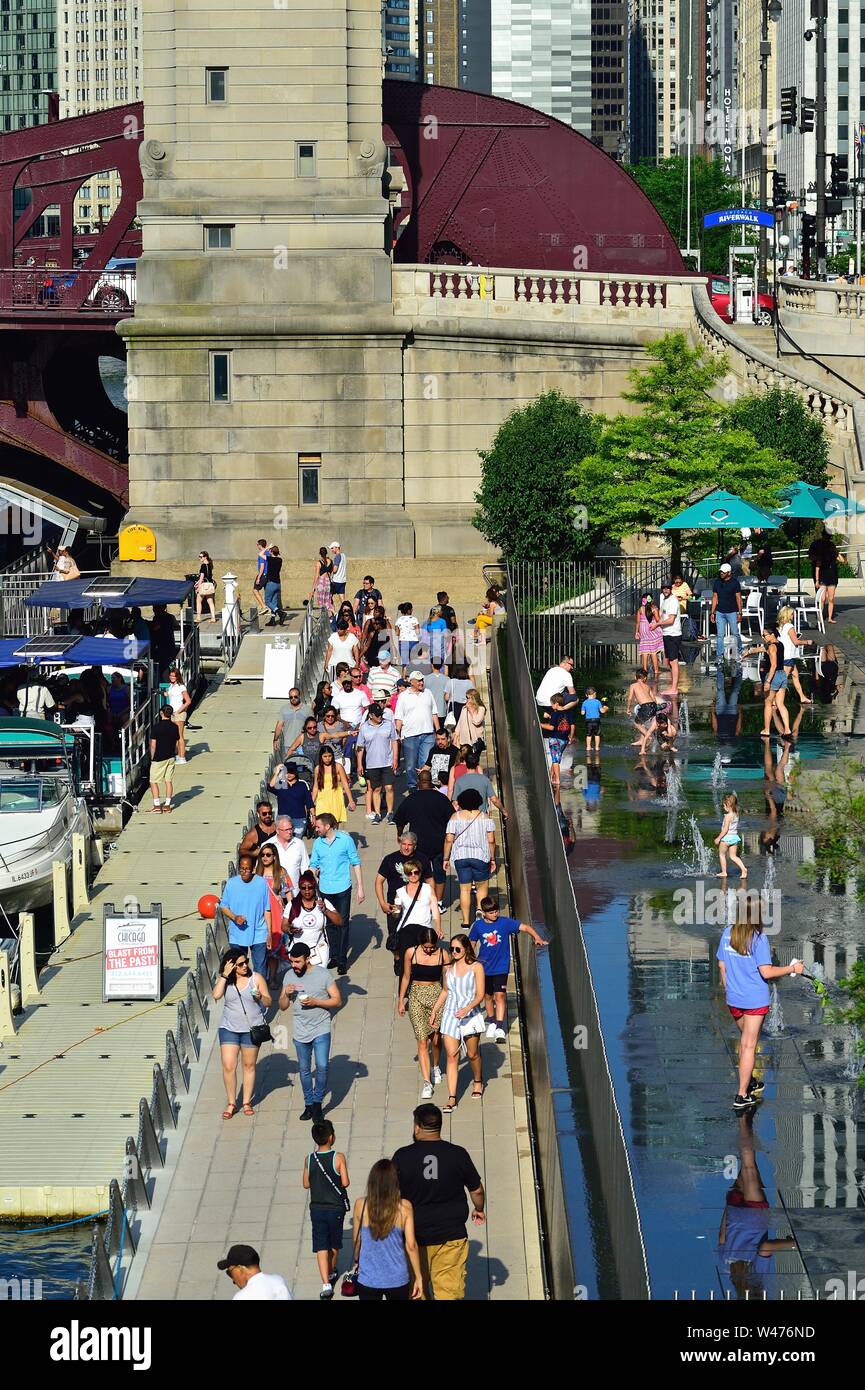 Chicago, Illinois, USA. The Chicago Riverwalk, a water level walkway