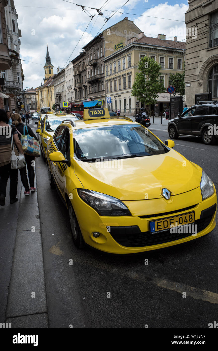 BUDAPEST TAXI AND TRAM - HUNGARIAN TRANSPORT - YELLOW CAB - HUNGARY  © Frédéric BEAUMONT Stock Photo
