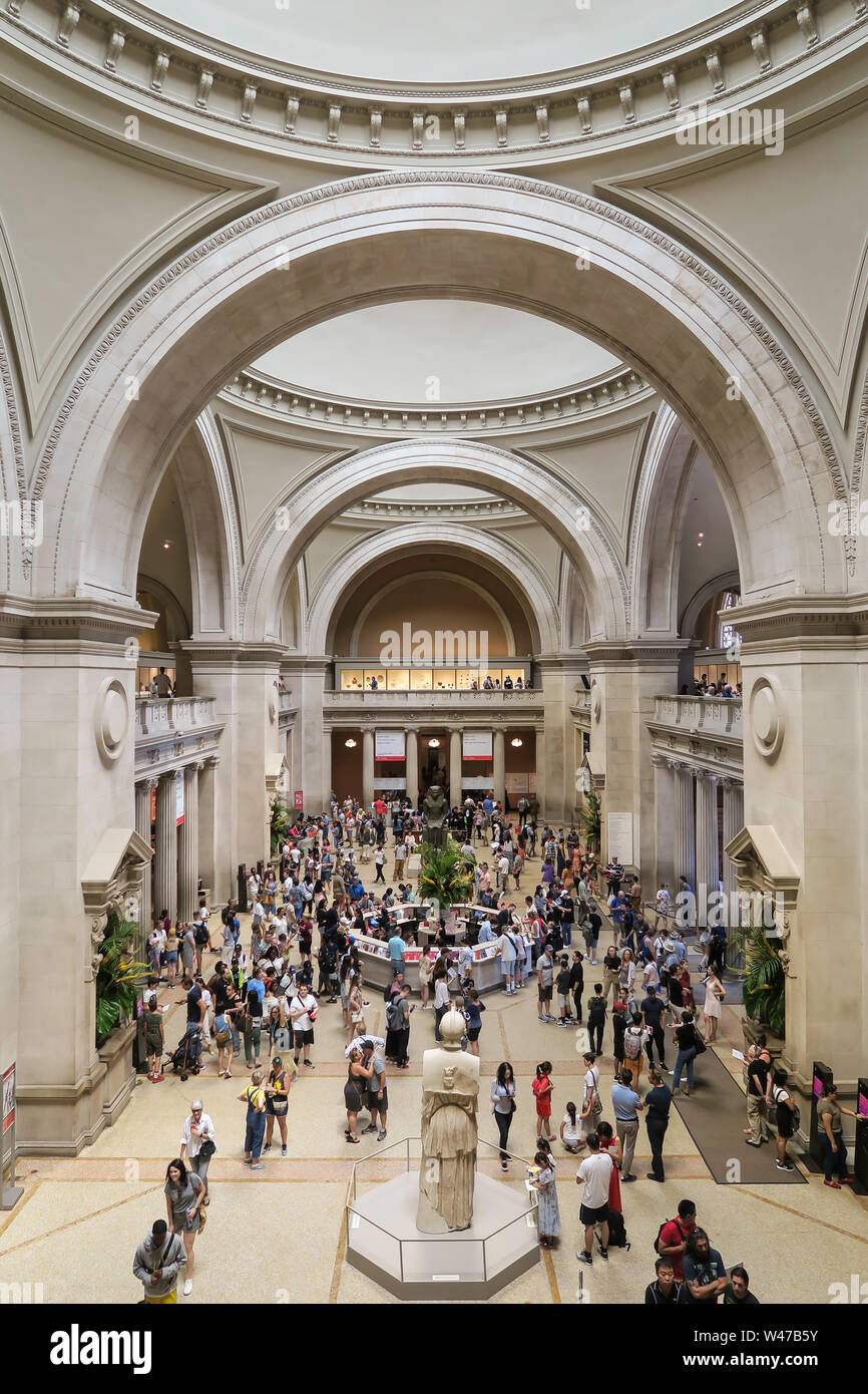 The Metropolitan Museum of Art is a popular tourist attraction on Museum Mile, New York City, USA Stock Photo