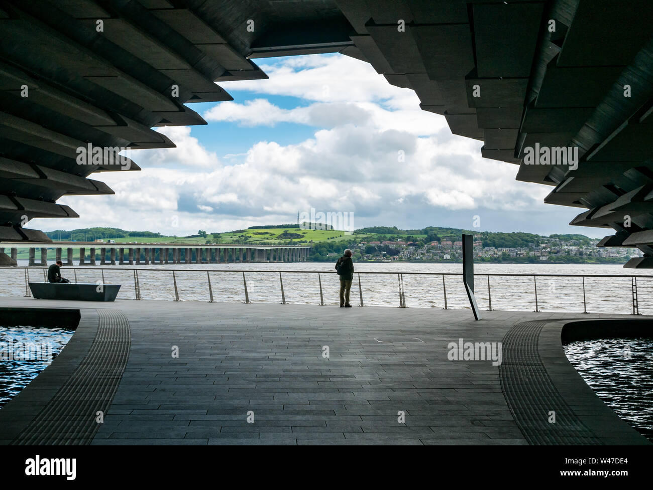 V&A Dundee design museum and Tay road bridge, River Tay, waterfront, Dundee, Scotland, UK Stock Photo