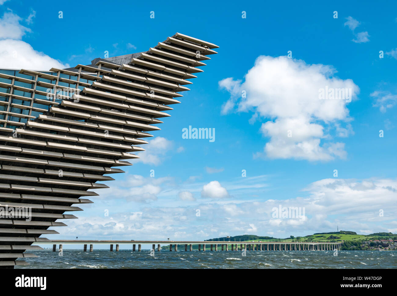 V&A Dundee design museum and Tay road bridge, River Tay, waterfront, Dundee, Scotland, UK Stock Photo