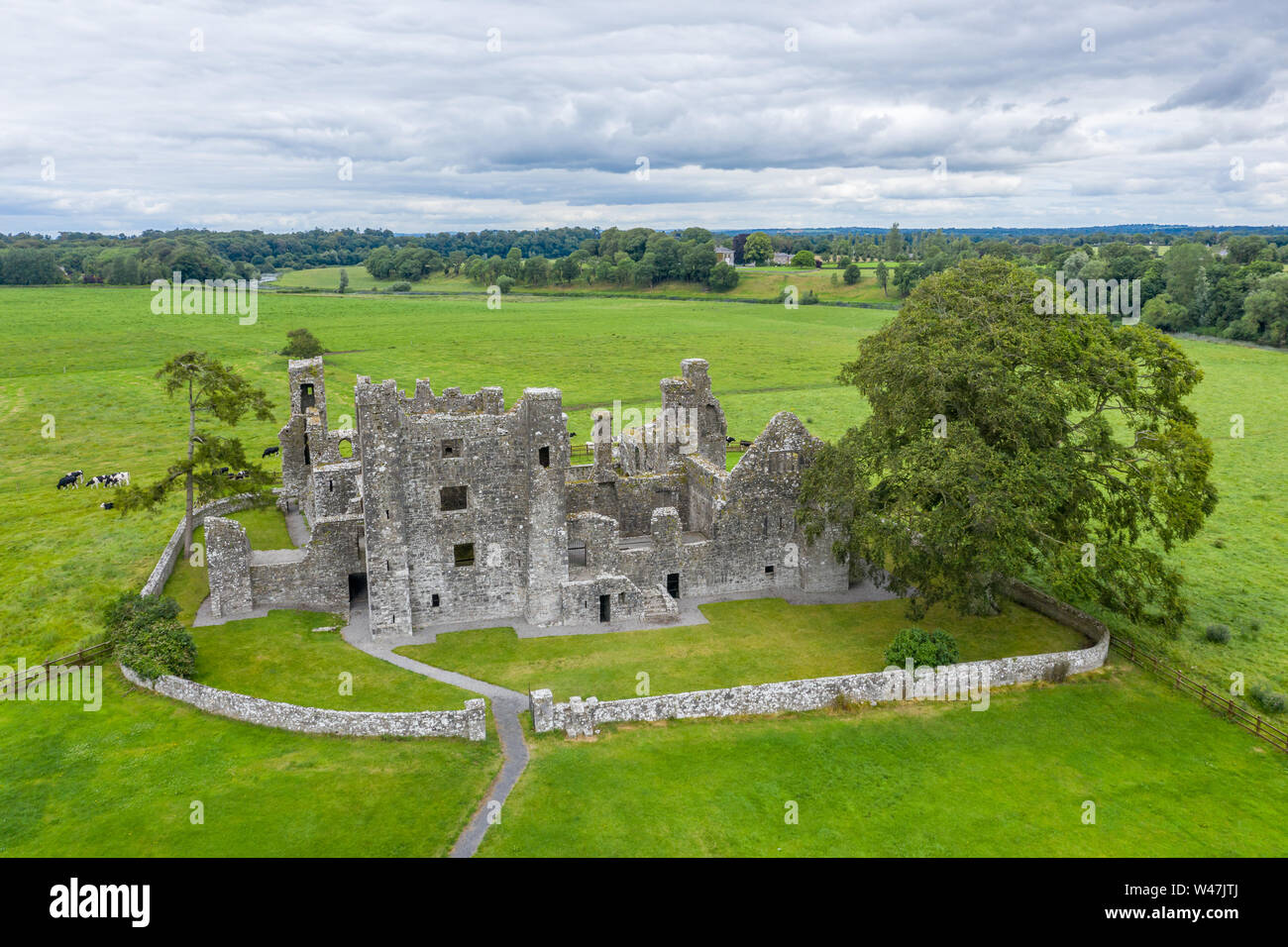 Bective Abbey founded in 1147 is a Cistercian abbey on the River Boyne ...