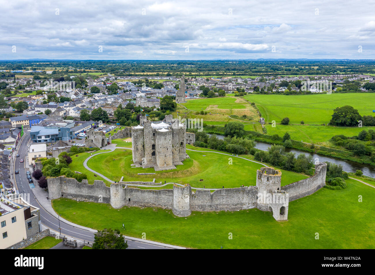 Trim Castle is a Norman castle on the south bank of the River Boyne in Trim, County Meath, Ireland. Stock Photo