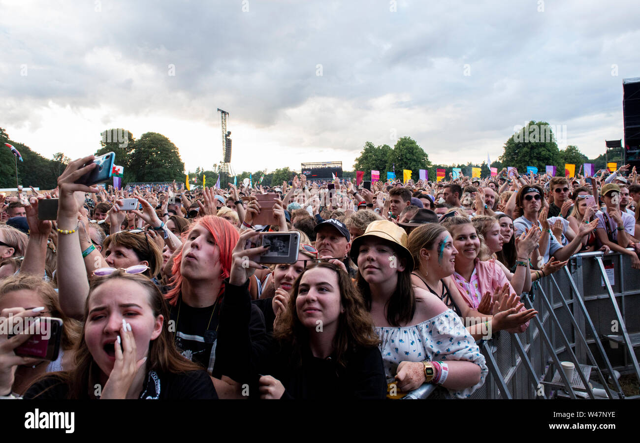 Fans watching Stereophonics performing live at Latitude Festival, Henham Park, Suffolk, UK on 20th July 2019 Stock Photo