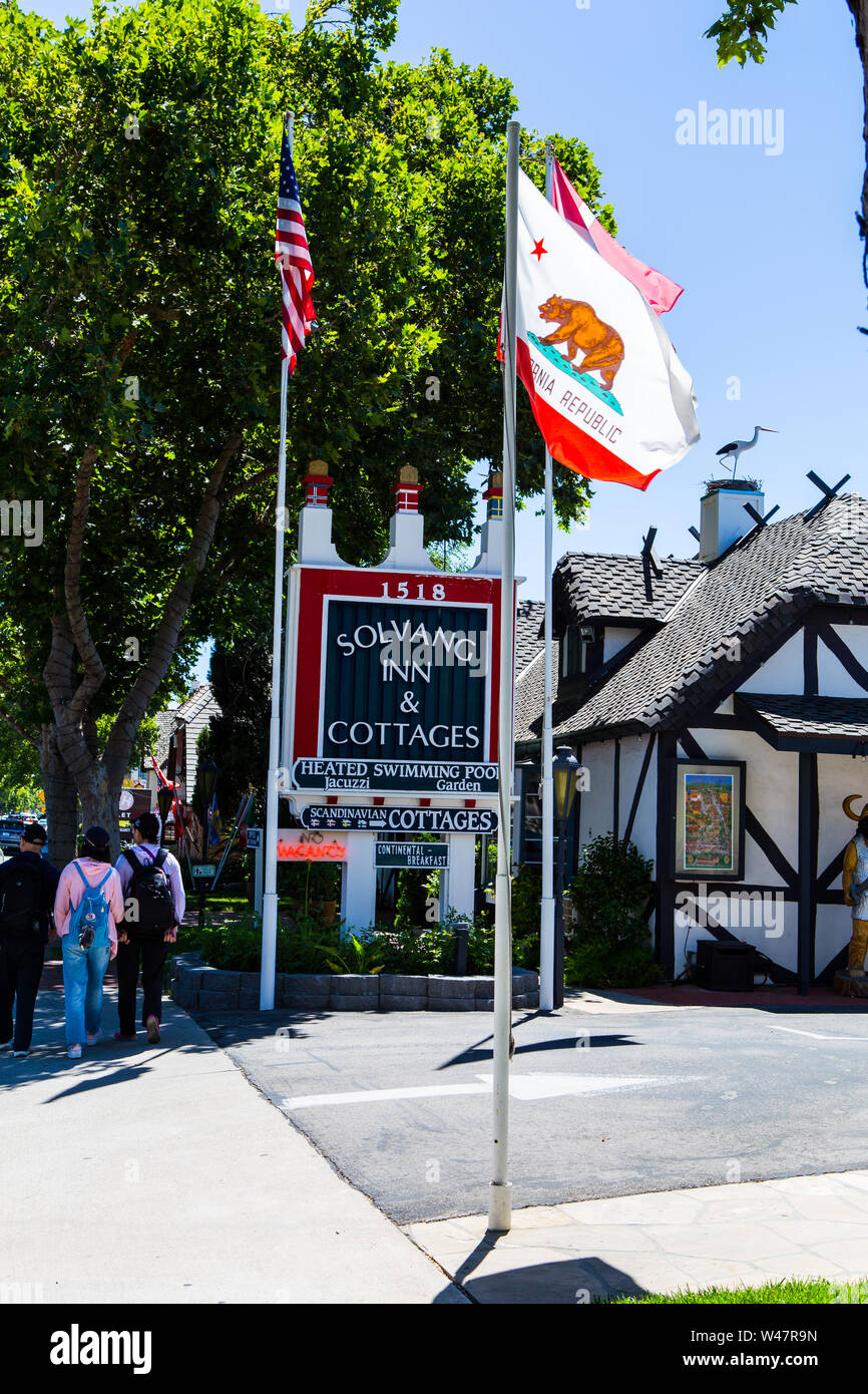 Solvang Inn And Cottages Sign Tourist And Visitor Accommodation