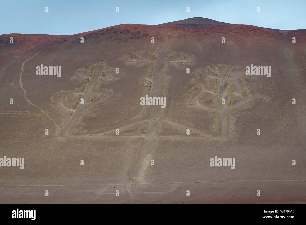Paracas Candelabra Geoglyph in Southern Peru Stock Photo Alamy