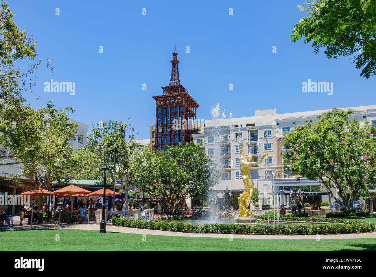 Glendale, JUN 30: Afternoon view of the famous Americana at Brand shopping  mall on JUN 30, 2019 at Glendale, Los Angeles County, California Stock  Photo - Alamy