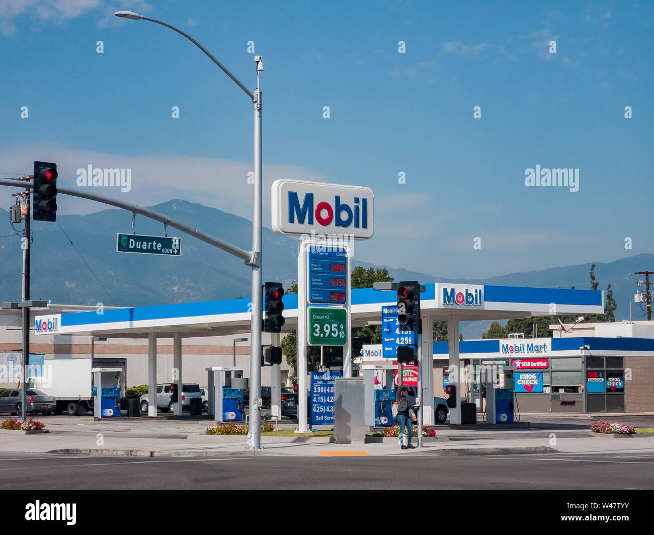 Mobil Gas High Resolution Stock Photography and Images Alamy