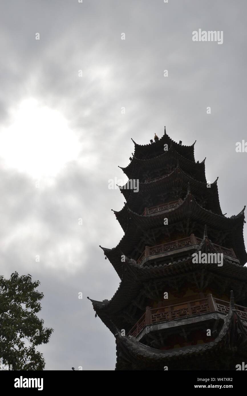 Tall silhouette hi-res stock photography and images - Alamy