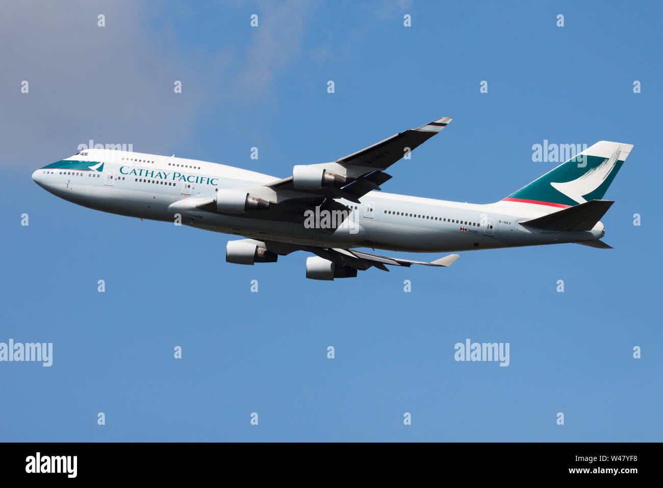 Cathay pacific boeing 747 400 aircraft hi-res stock photography