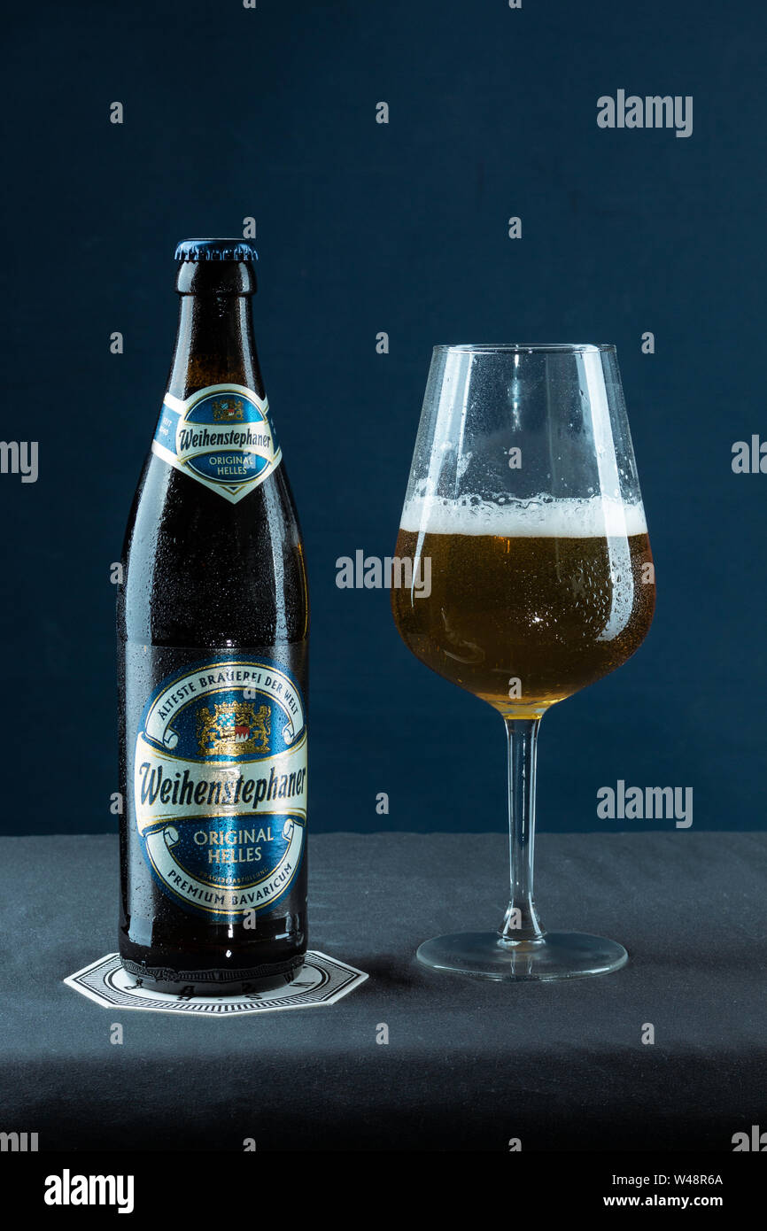 GERMANY Bottle CAP with LIONS WEIHENSTEPHANER used Beer CROWN Bavaria 