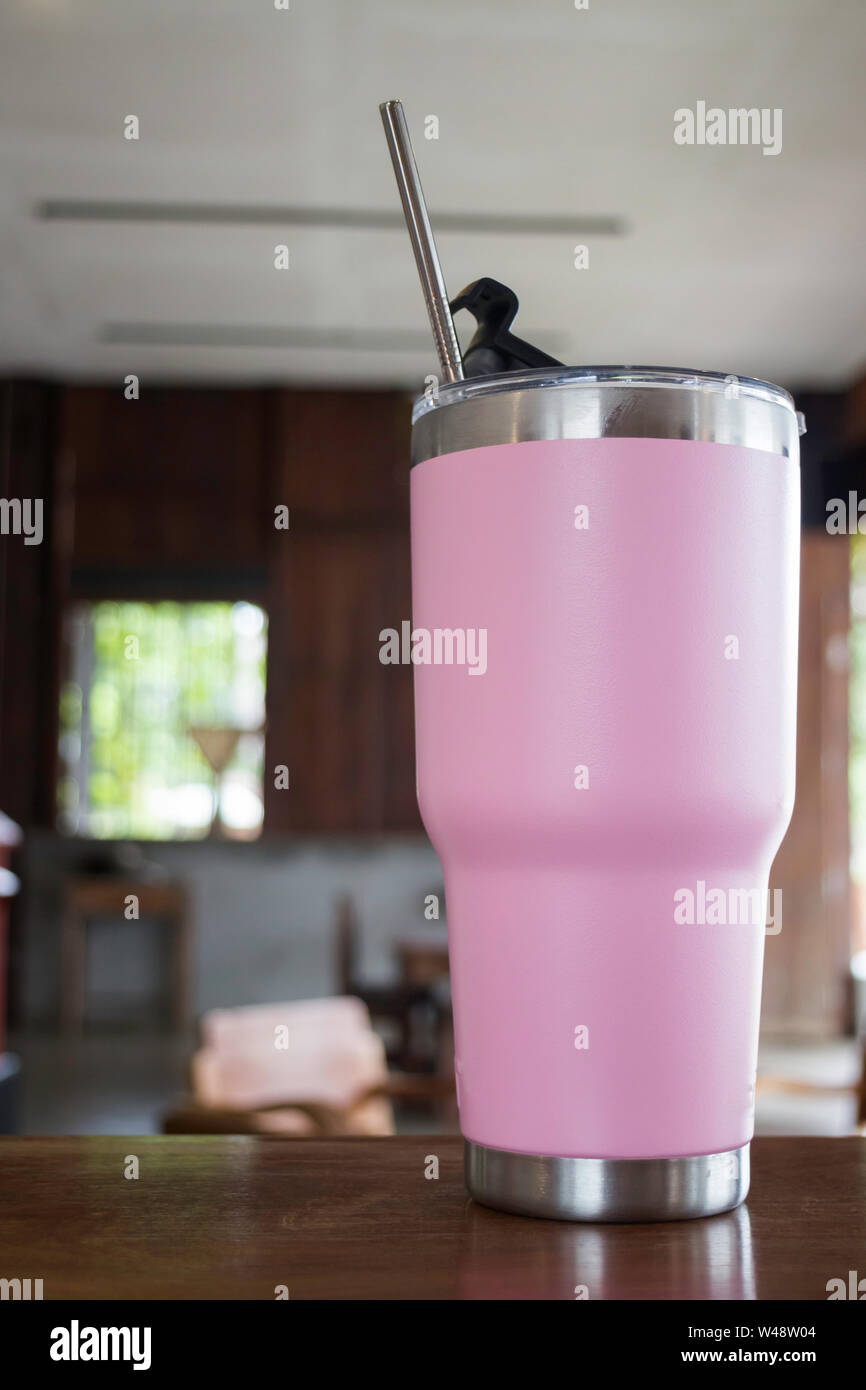 Thermos tumbler mug that made of stainless steel with metal drinking