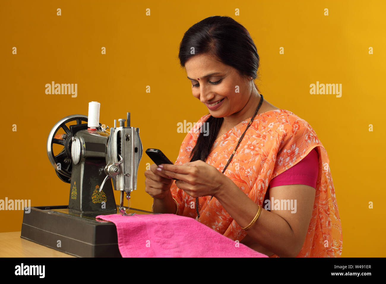 Saree Pallu Maker /Saree Pleat Maker – Anomaa Studio