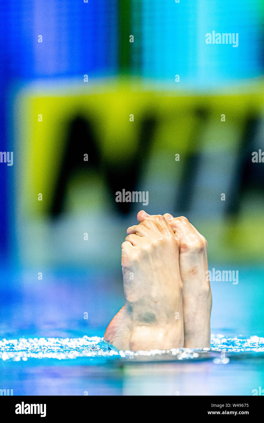 Swimming lie hi-res stock photography and images - Page 2 - Alamy