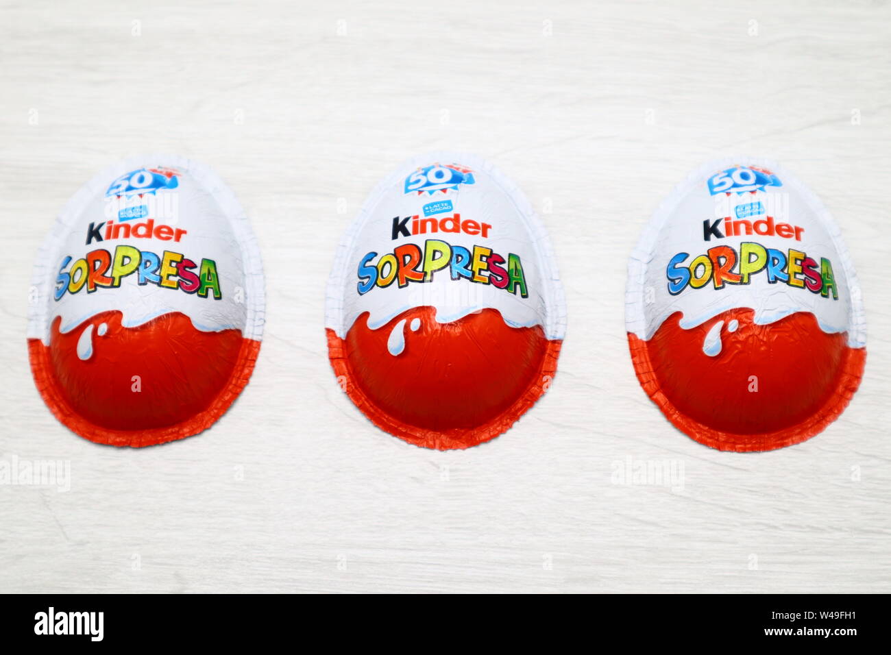 ferrero kinder surprise