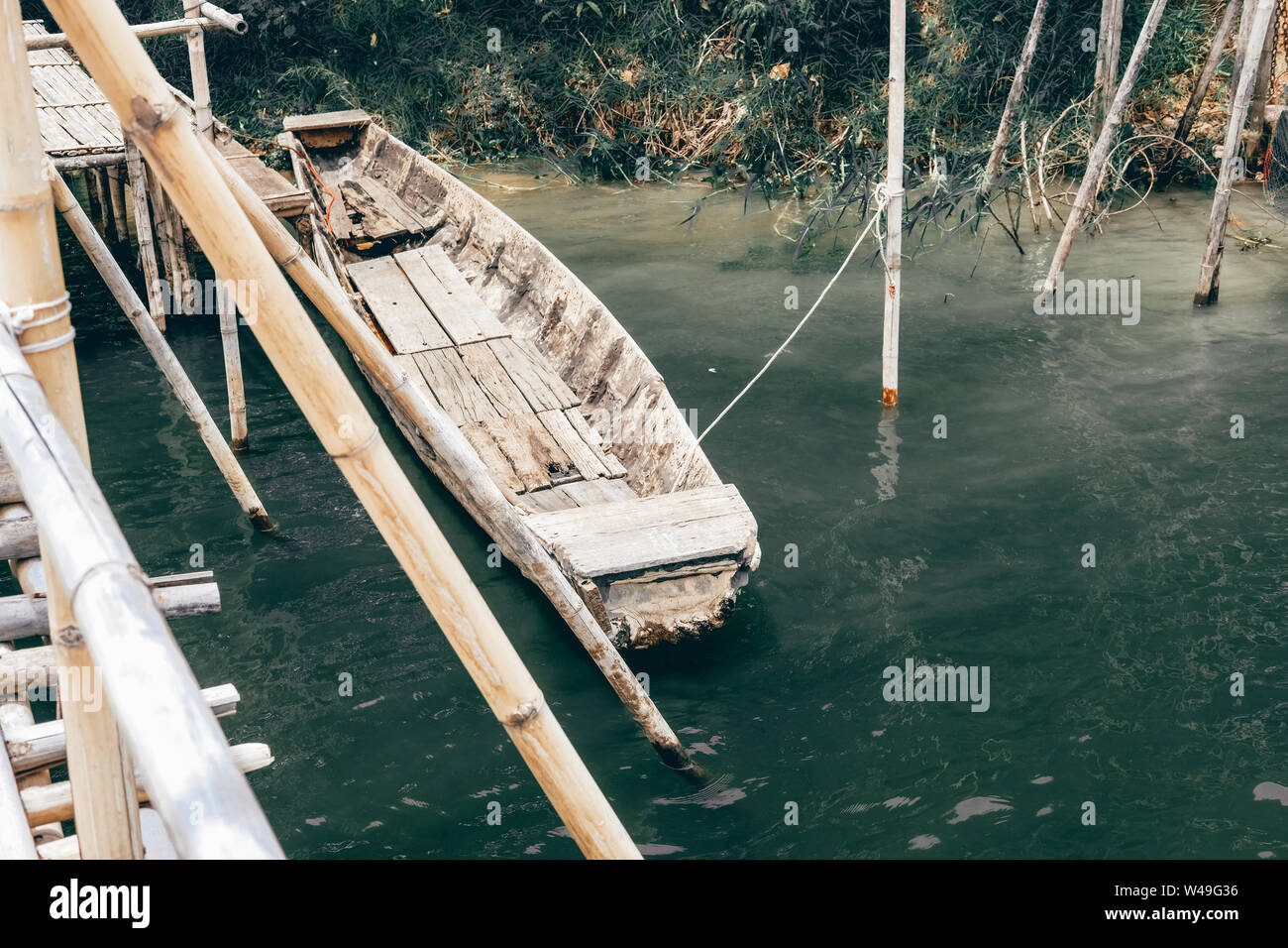 Lake scene boat parking hi-res stock photography and images - Alamy