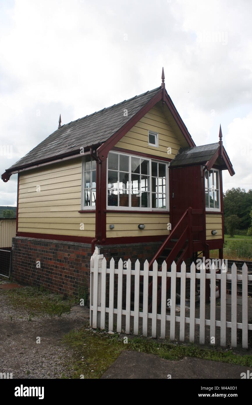 Railway signal box on the Churnet Valley Railway at Cheddleton Station Stock Photo