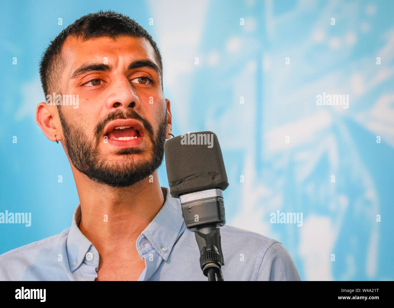 Shamir Sanni, Vote Leave whistleblower and activist, speaks on stage at the 'March for Change' anti-Brexit protest in Westminster, London, UK Stock Photo