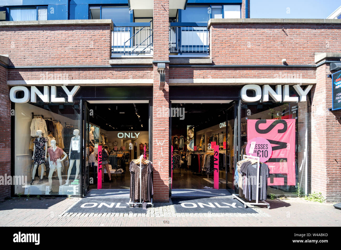 Only branch in Delft, The Netherlands. Only is a brand of Bestseller A/S is  a privately held family-owned clothing company based in Denmark Stock Photo  - Alamy