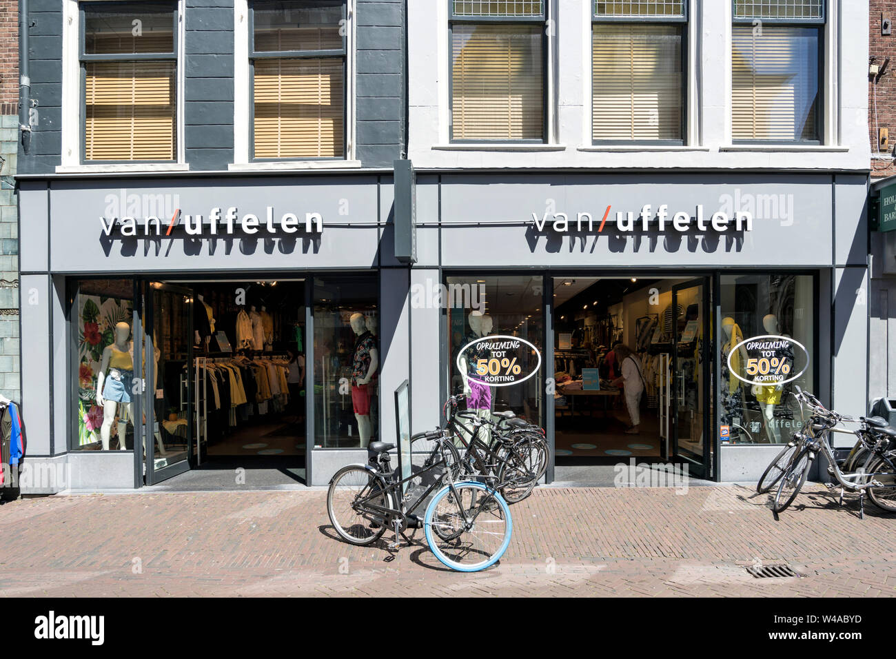 Van Uffelen branch in Delft, The Netherlands. Van Uffelen is a Dutch  fashion company and operates 46 stores throughout the Netherlands Stock  Photo - Alamy