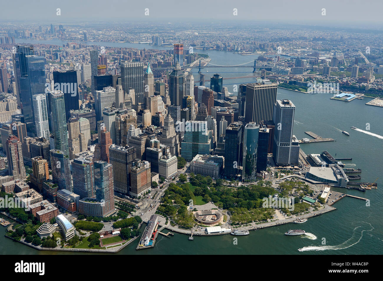 Skyscrapers in new york city hi-res stock photography and images - Alamy