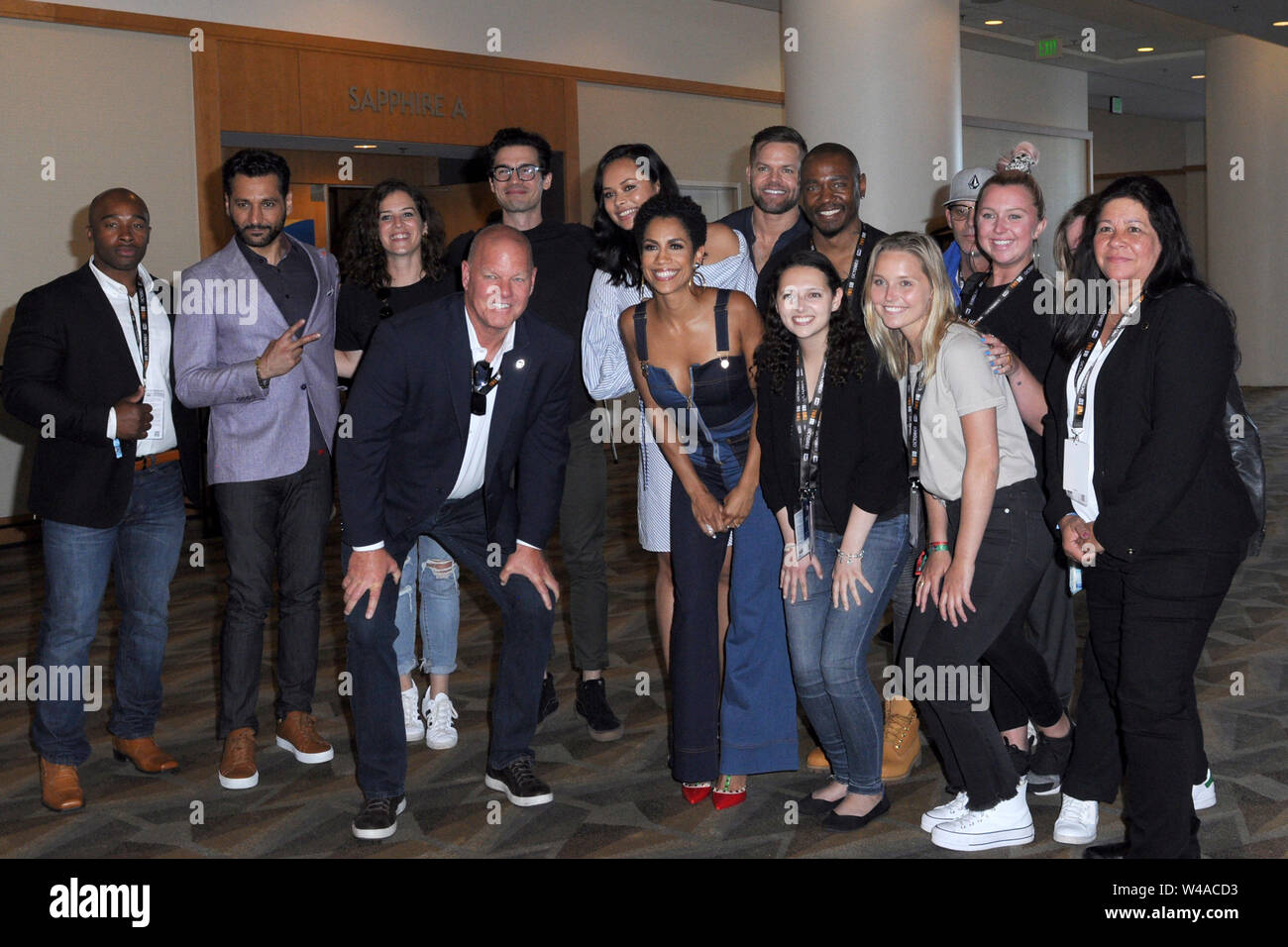 Cas Anvar, Steven Strait, Frankie Adams, Dominique Tipper, Wes Chatham with  Team at the Photocall for the Amazon Prime Video TV series 'The Expanse' at  the San Diego Comic-Con International 2019 at