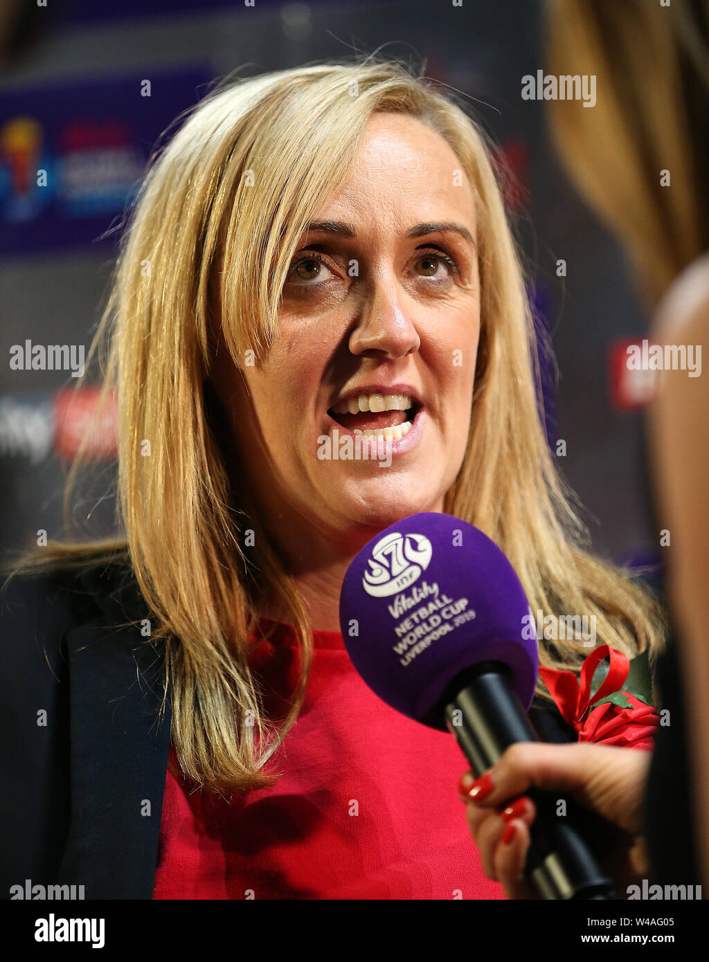 England coach tracey neville celebrates hi-res stock photography and ...