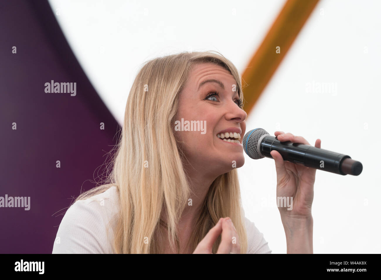 Suffolk, UK. Sunday, 21 July, 2019. Rachel Parris performing live on the comedy stage on Day 3 of the 2019 Latitude Festival. Photo: Roger Garfield/Alamy Live News Stock Photo