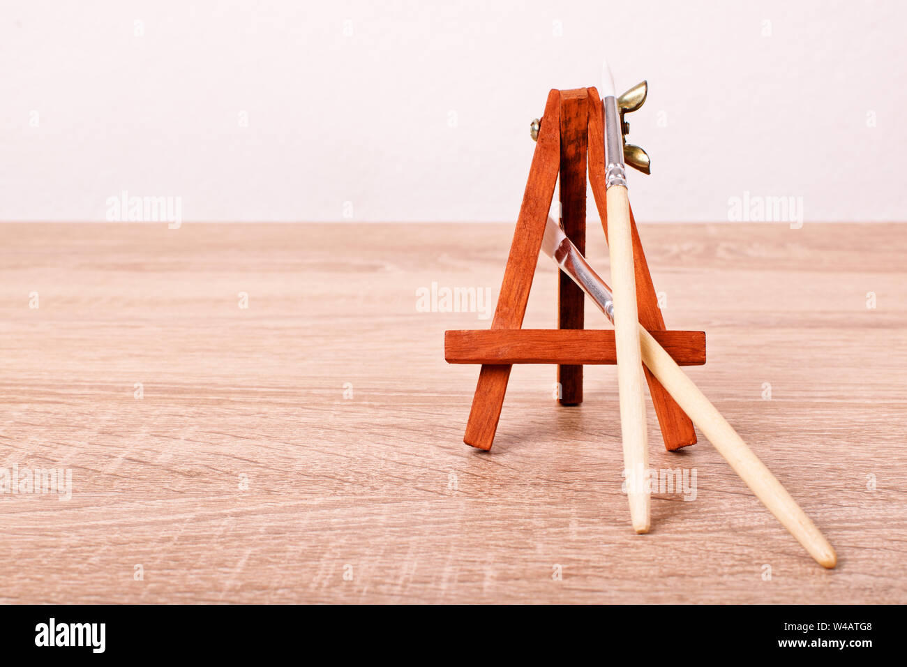 Isolated easel paint brushes hires stock photography and images Alamy