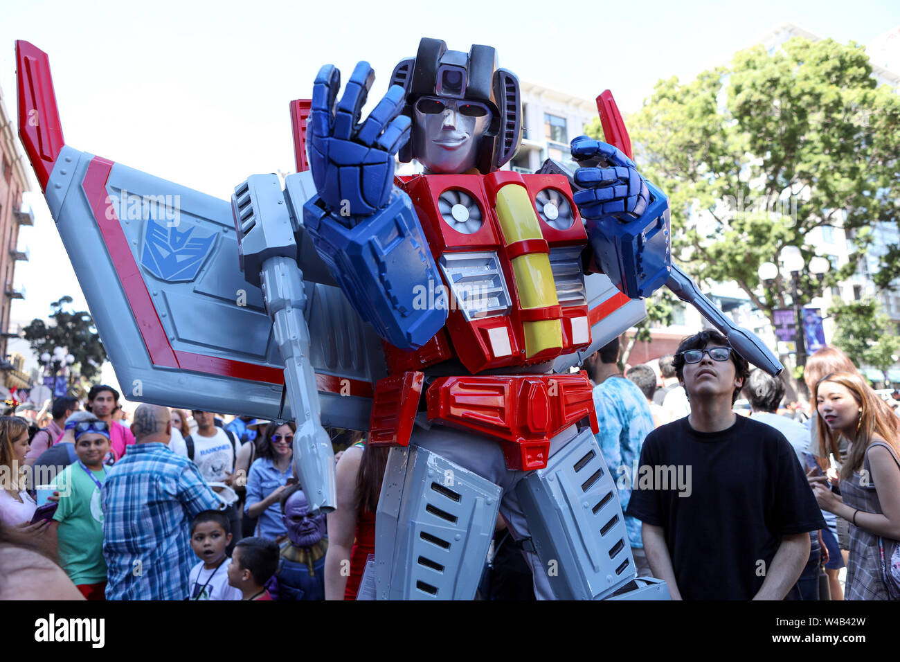 Comic con transformers deals