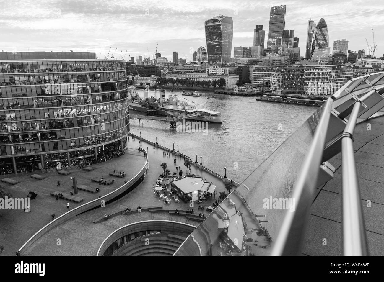 London wheel view Black and White Stock Photos & Images - Alamy