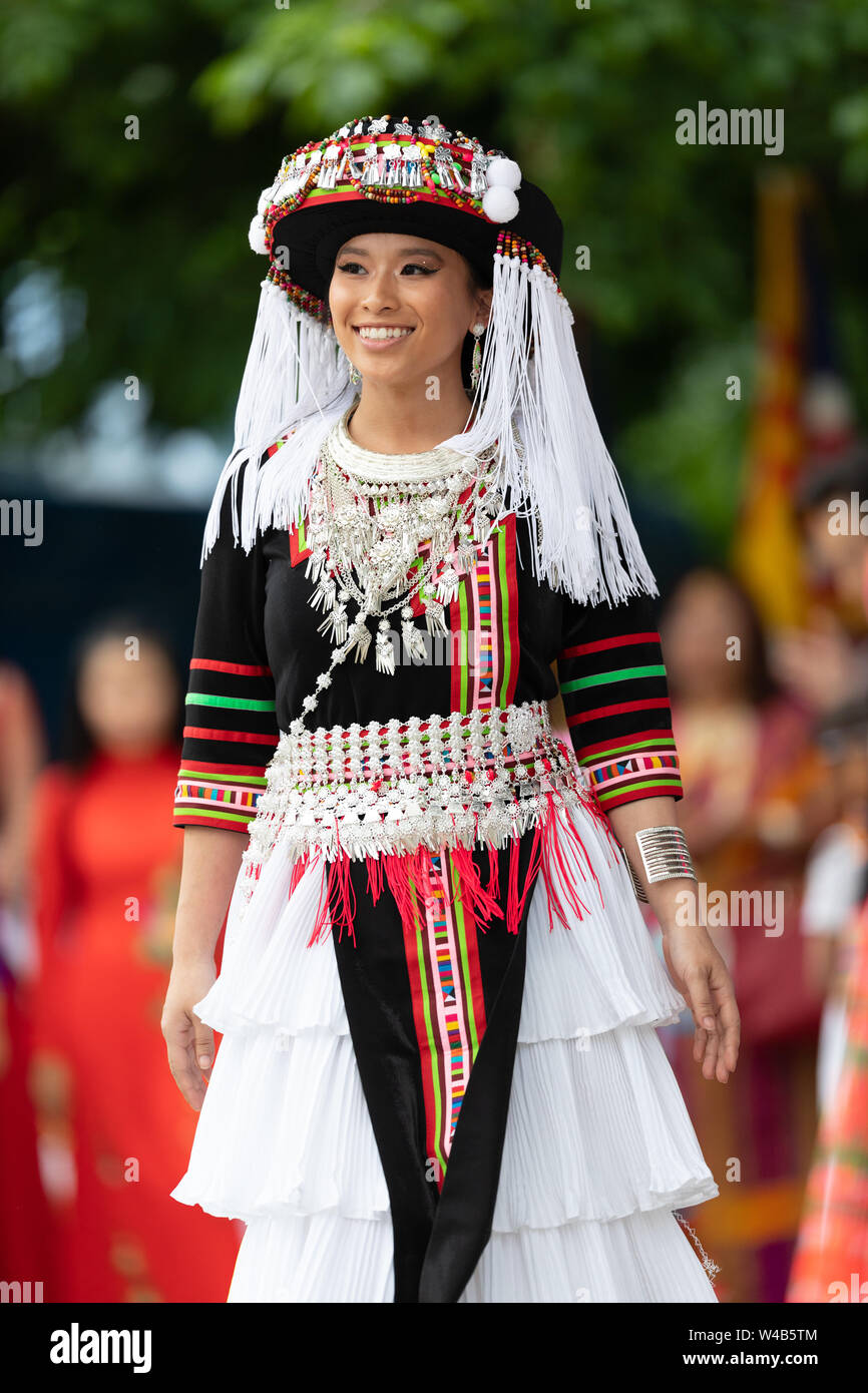 Hmong fashion hi-res stock photography and images - Alamy