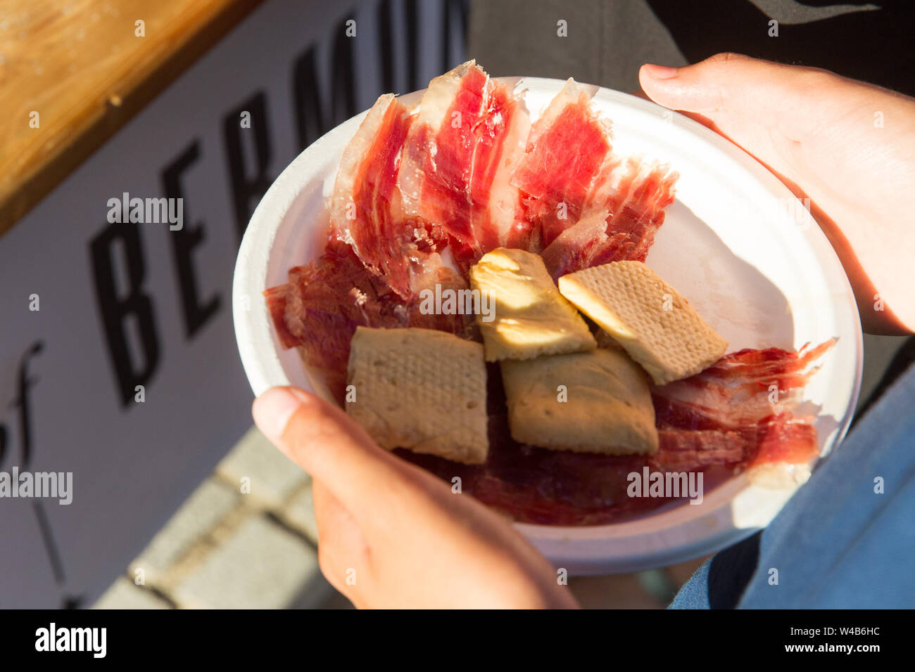 Gourmet street food London Bridge open kitchen Stock Photo Alamy