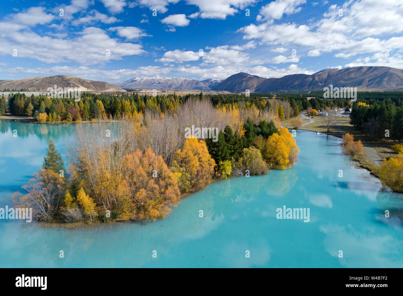 Lake Ruataniwha And Lake Ruataniwha Holiday Park At Right In Autumn Mackenzie Country South Island New Zealand Aerial Stock Photo Alamy