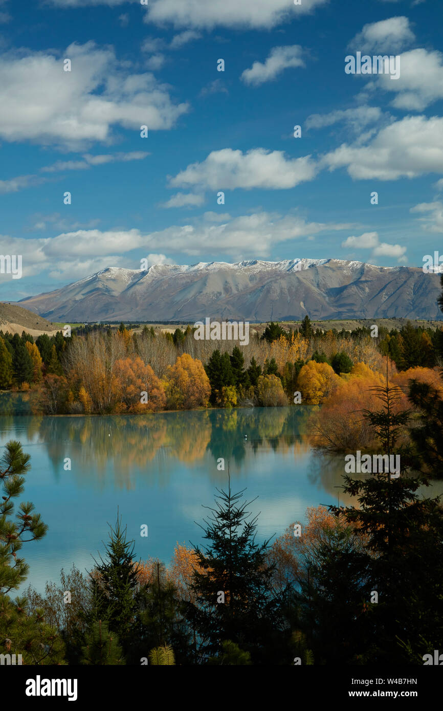 Lake Ruataniwha in autumn, and Ohau Range, Mackenzie Country, South Island, New Zealand Stock Photo