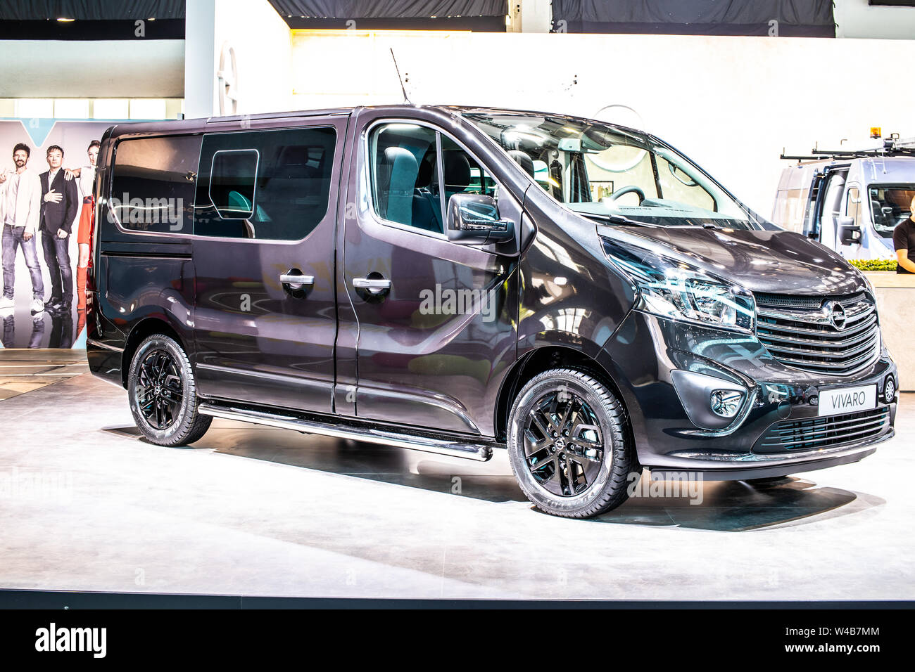 Renault and Opel/Vauxhall Preview their Upcoming Trafic and Vivaro Vans