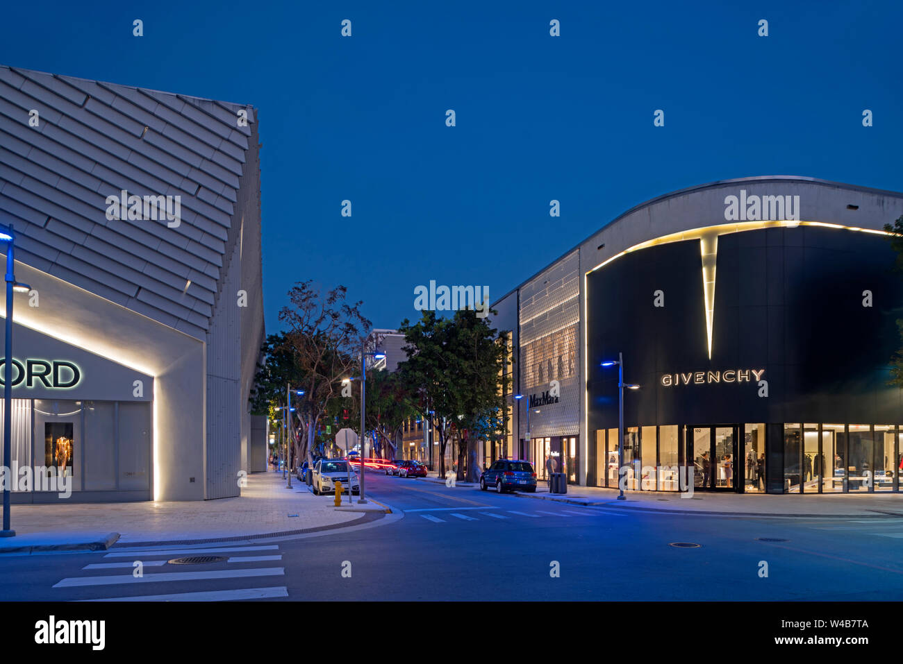 design district by night 🌙✨ #miami #florida #designdistrictmiami #nig