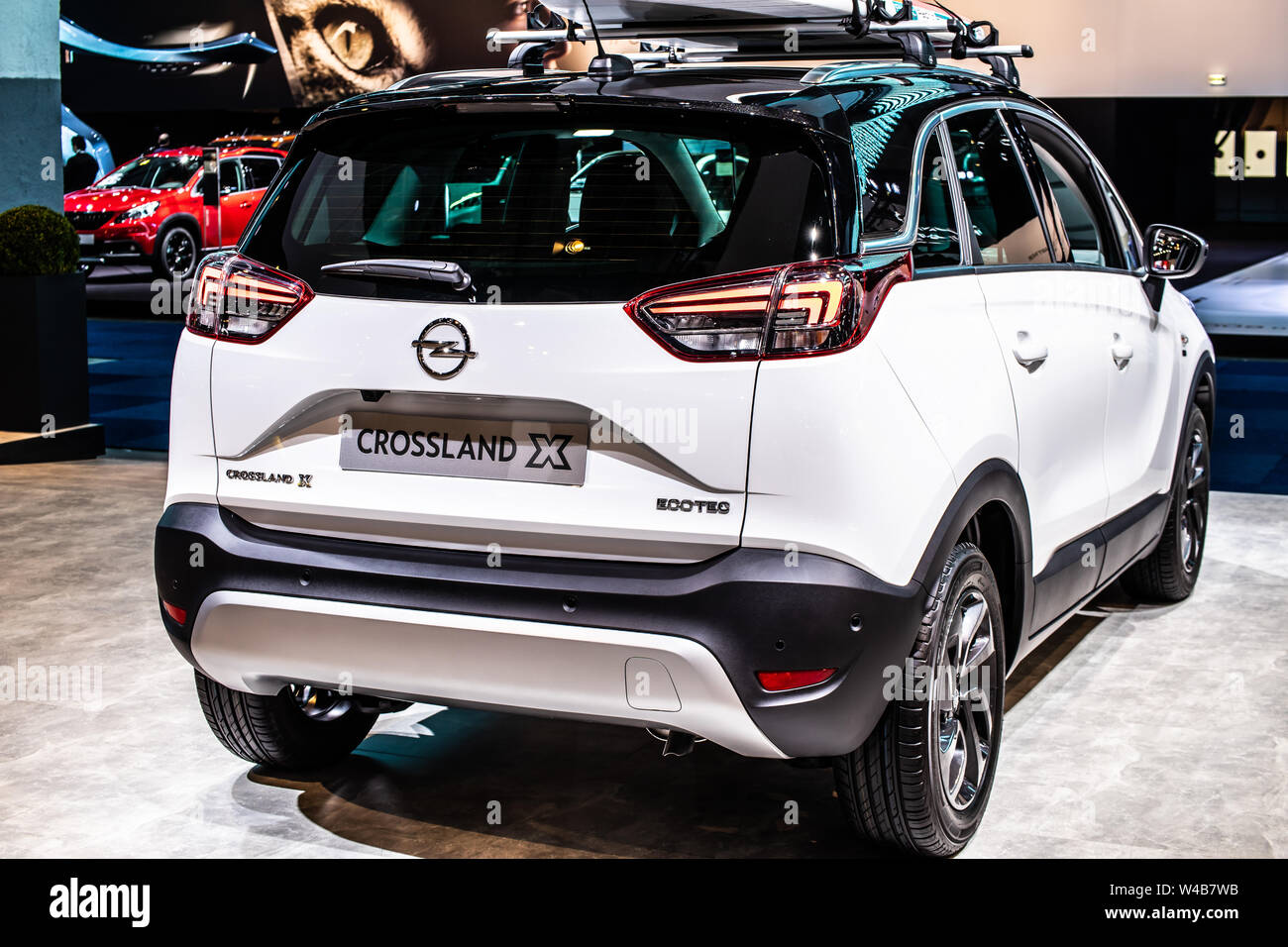 https://c8.alamy.com/comp/W4B7WB/brussels-belgium-jan-2019-metallic-white-opel-crossland-x-at-brussels-motor-show-subcompact-crossover-suv-produced-by-opel-psa-group-W4B7WB.jpg