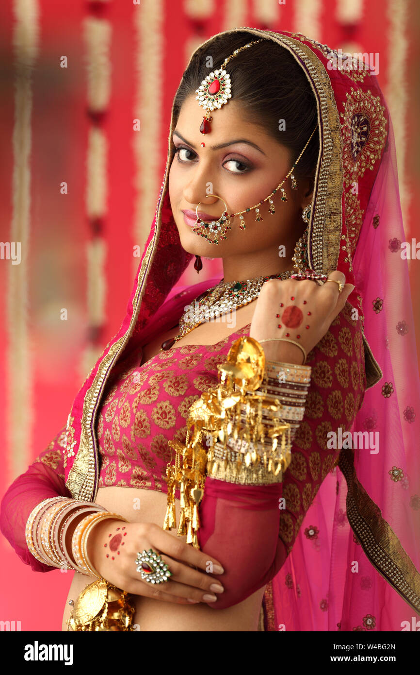 Beautiful indian punjabi bride wedding hi-res stock photography and images  - Page 3 - Alamy