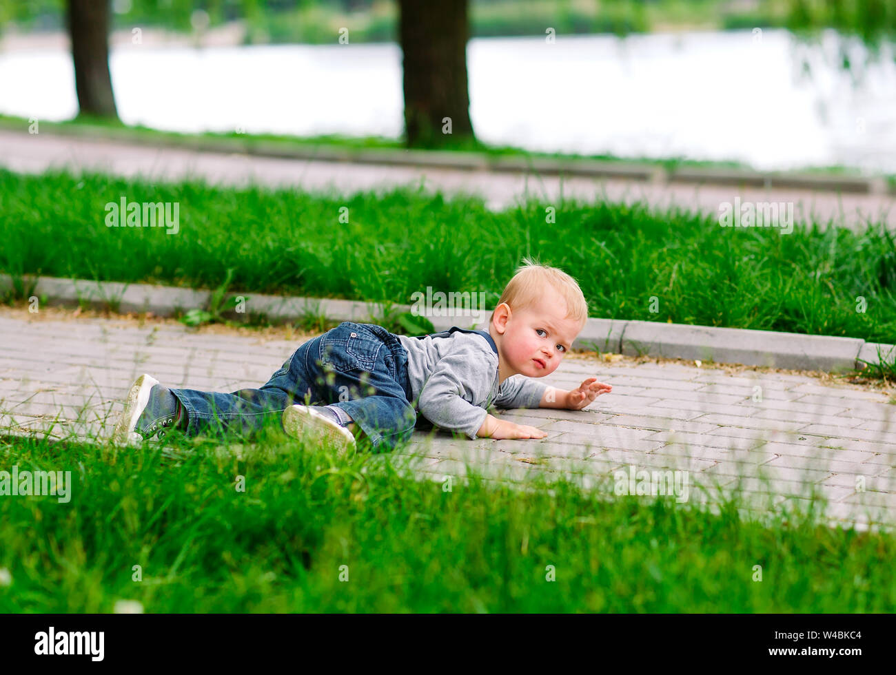 Injured child face hi-res stock photography and images - Alamy